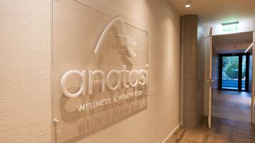 Couples treatment room(s), body treatments, aromatherapy, body scrubs