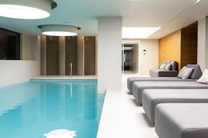 Indoor pool, seasonal outdoor pool, pool loungers