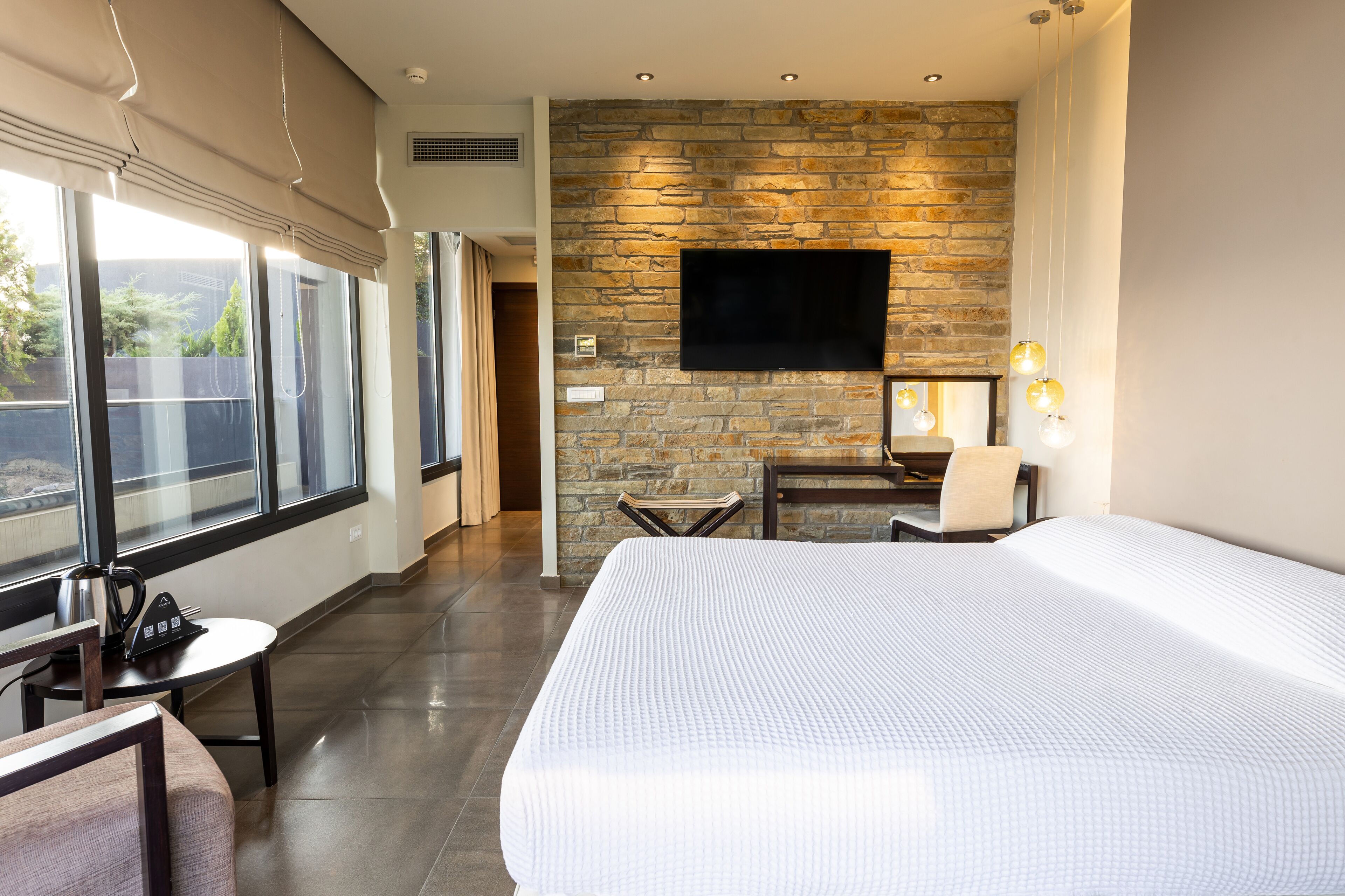 1 bedroom, premium bedding, minibar, in-room safe