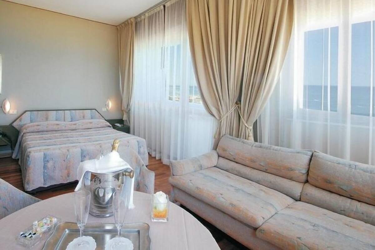 Deluxe Double or Twin Room, 1 Double Bed, Private Bathroom, Sea View | Frette Italian sheets, Select Comfort beds, minibar, in-room safe