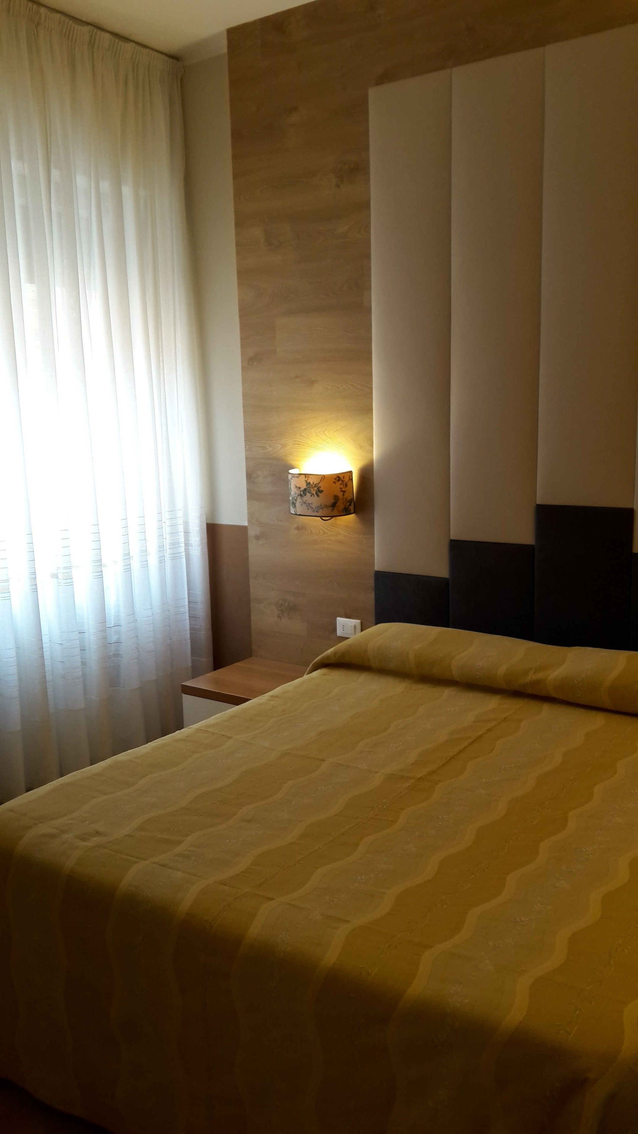 classic double room | minibar, in-room safe, desk, soundproofing