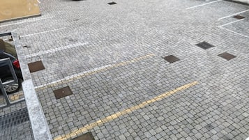Estacionamiento: 15.00 por día
