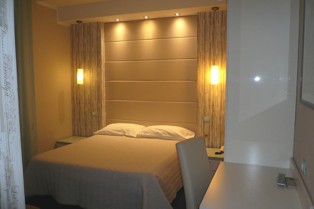 Minibar, in-room safe, desk, soundproofing