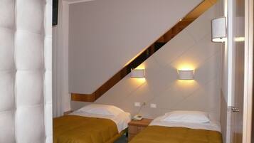 Kahden hengen classic-huone (kaksi sänkyä) | Minibaari, tallelokero huoneessa, työpöytä, äänieristys