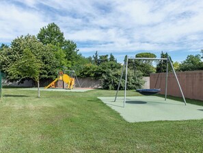 Children’s play area – outdoor