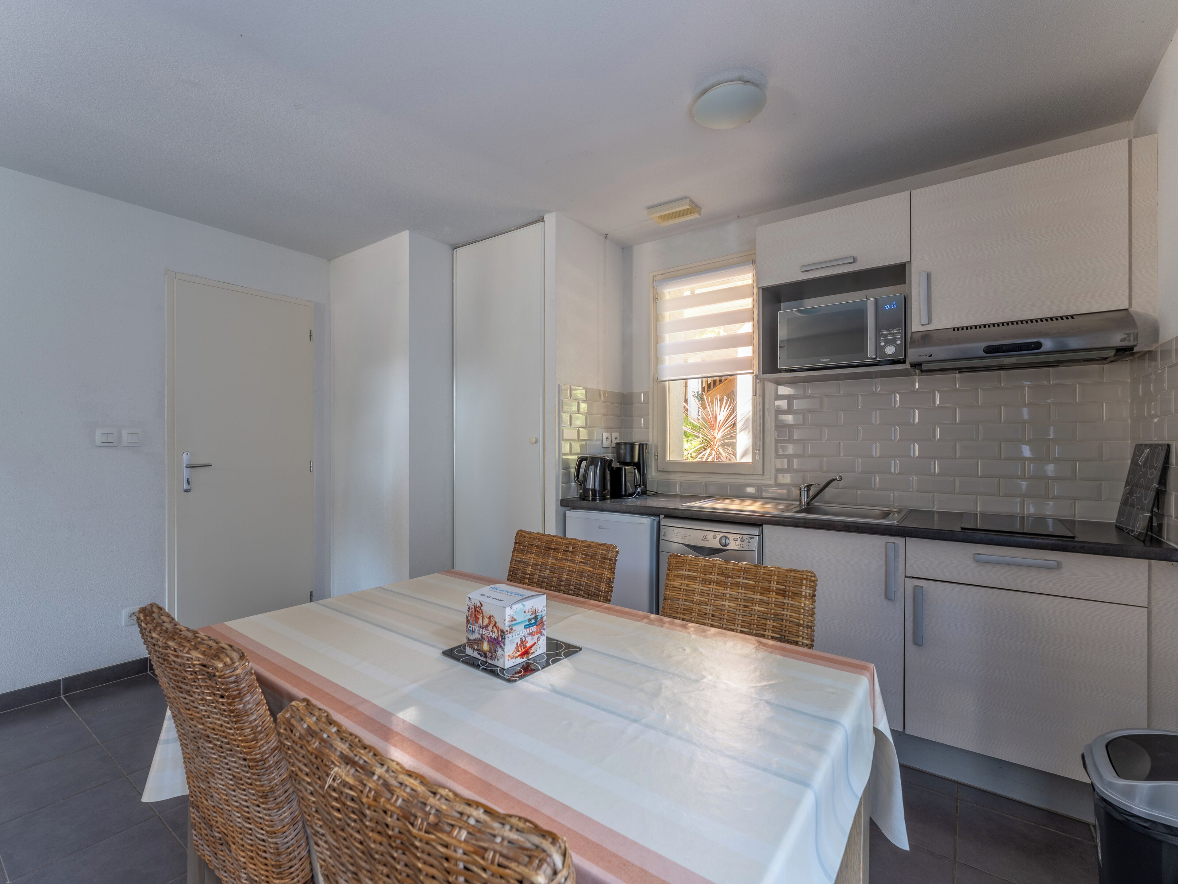 Appartement 2 pièces 4 personnes | 私人厨房 | 冰箱、微波炉、炉灶、洗碗机