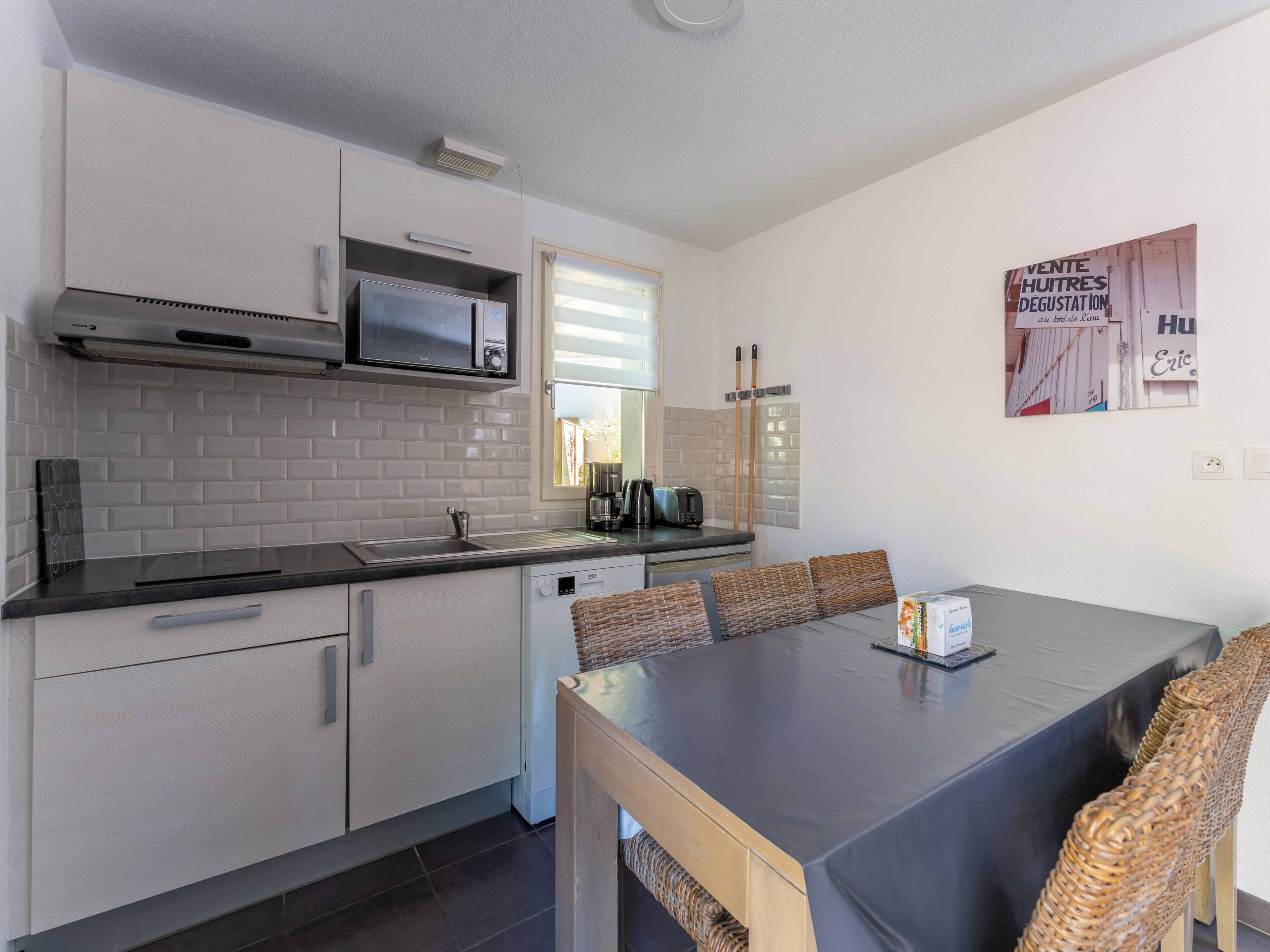 Appartement 3 pièces 5 personnes PMR | Cuisine privée | Réfrigérateur, micro-ondes, plaque de cuisson, lave-vaisselle