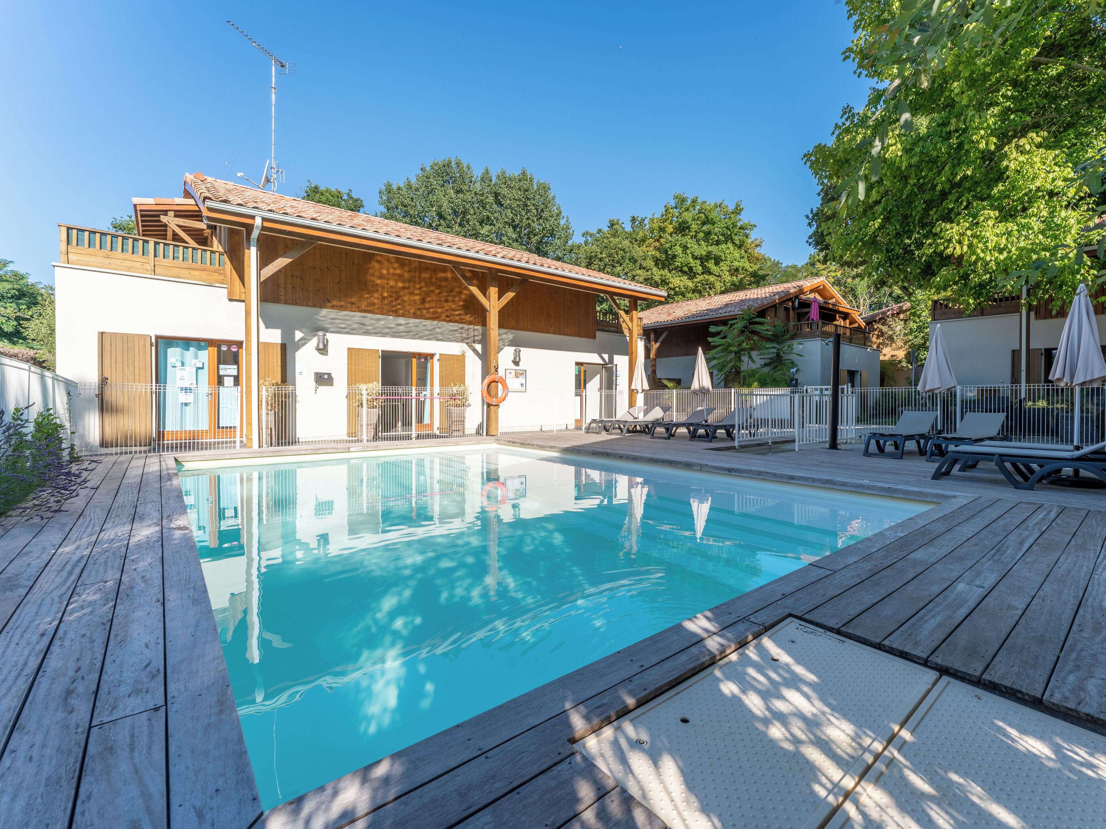 Piscina stagionale all'aperto