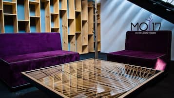 Televisión LCD de 32 pulgadas con canales vía satélite y televisión