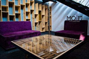 32-inch LCD TV with satellite channels, TV