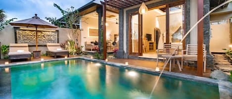 Outdoor pool, sun loungers