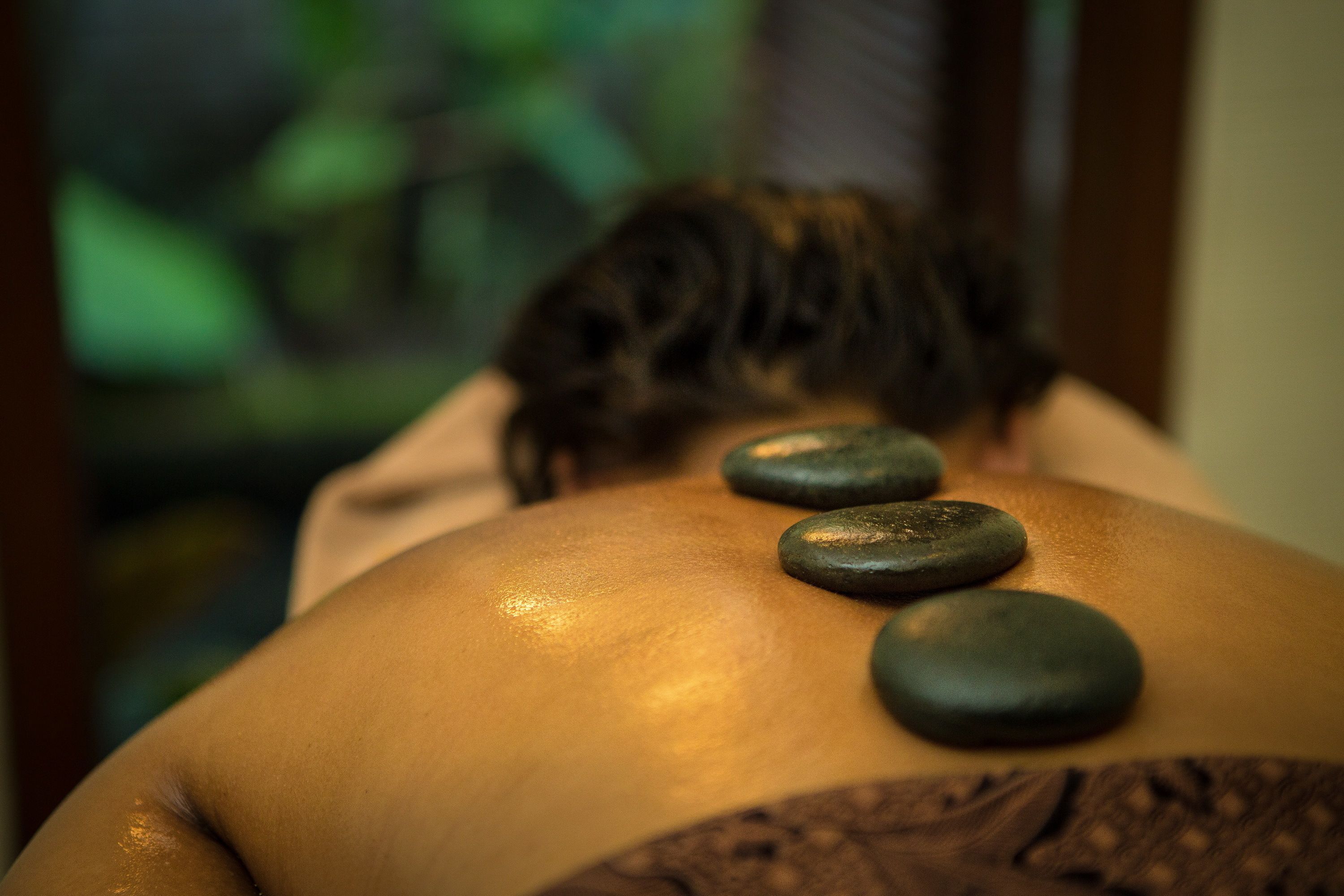 hot tub, body treatments, aromatherapy, hot stone massages, body wraps