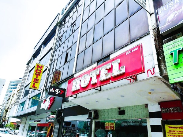 施設の正面
