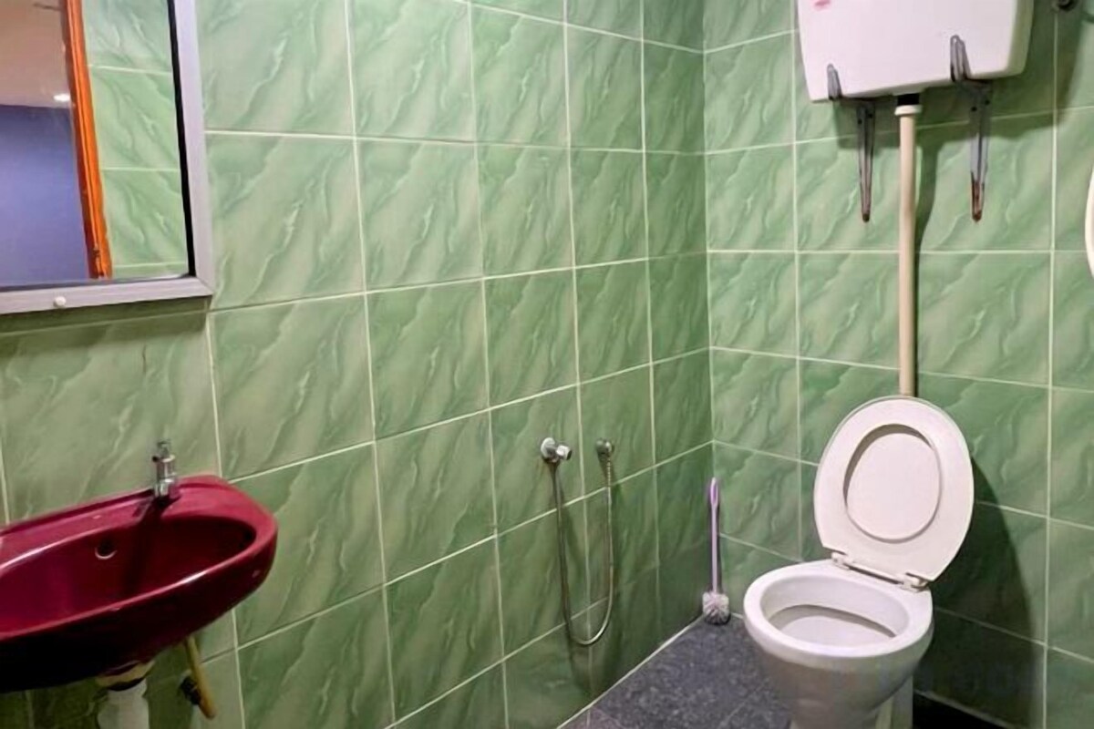 Shower, towels