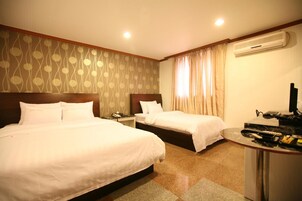 書桌、遮光窗簾/窗簾、隔音、熨斗/熨衫板