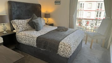 Silver Seaview Double | Individually decorated, individually furnished, iron/ironing board