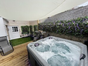 Outdoor spa tub - The Jubilee Hotel East- with Spa Facilities (Weymouth)