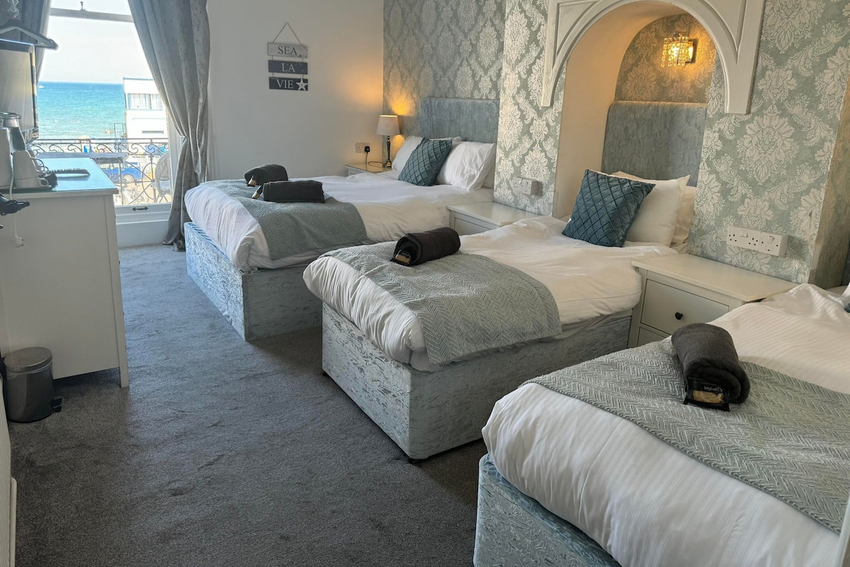Gold Seaview Family of 4 | Individually decorated, individually furnished, iron/ironing board