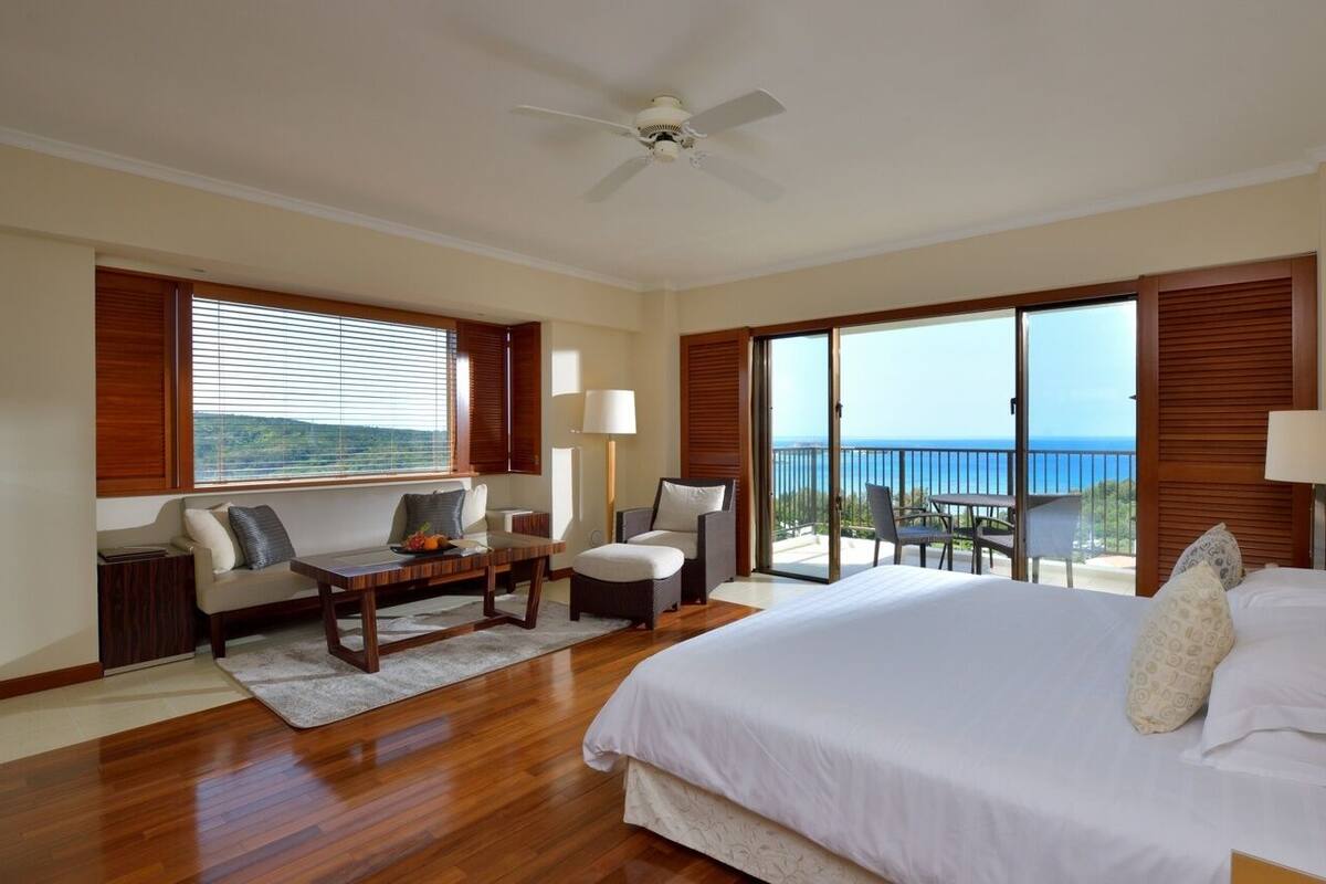 Premium bedding, minibar, in-room safe, free WiFi