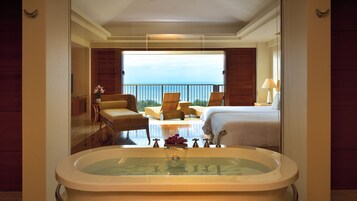 淋浴/盆浴组合、大花洒淋浴喷头、免费洗浴用品、吹风机