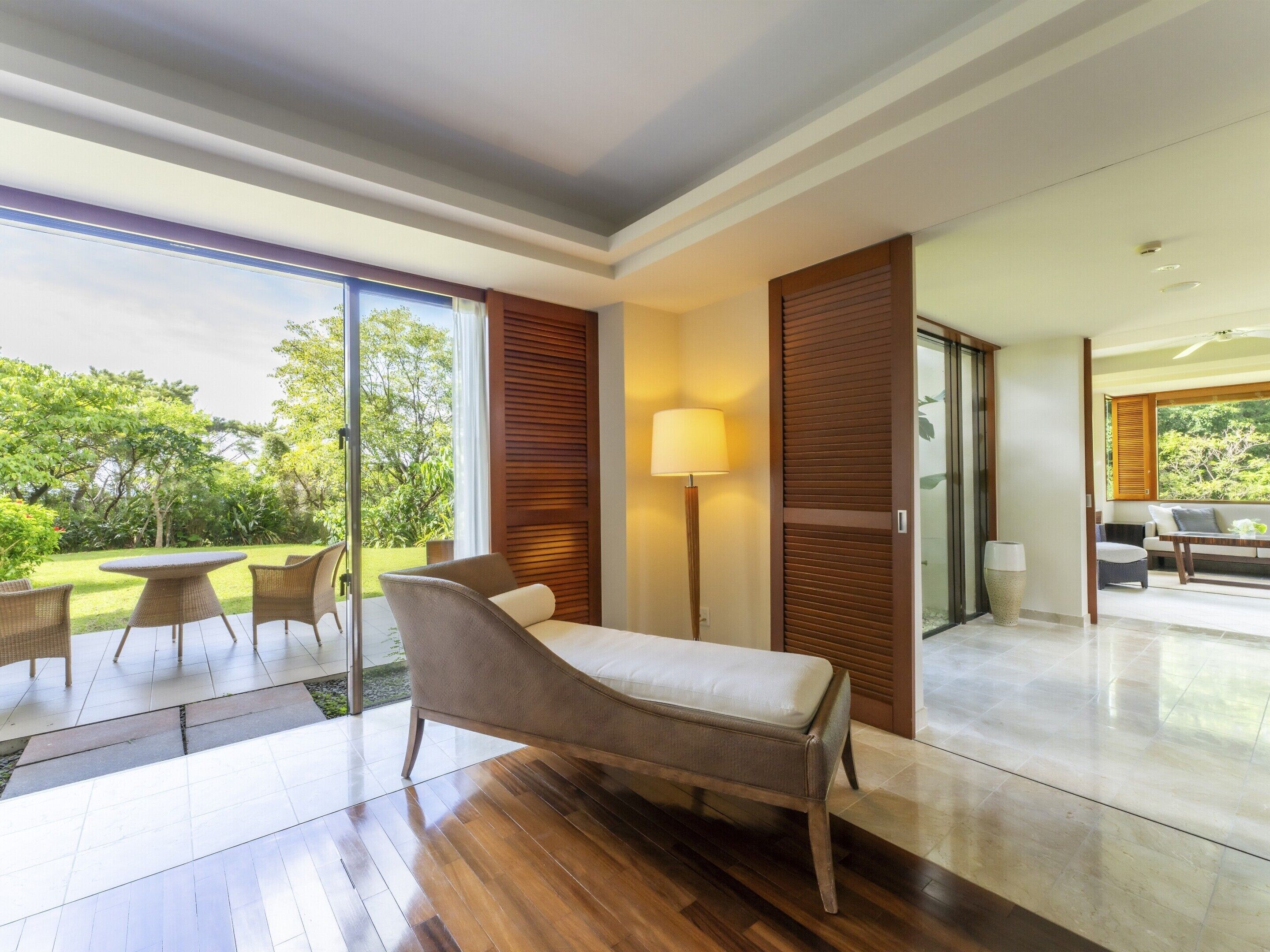 Suíte premier, para não fumantes, vista para o jardim (Adult Only 16 or over) | Vista da sacada