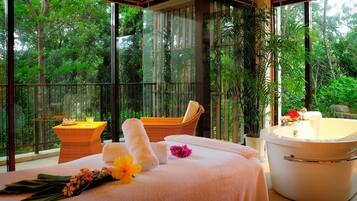 Couples treatment rooms, sauna, hot tub, body treatments, aromatherapy