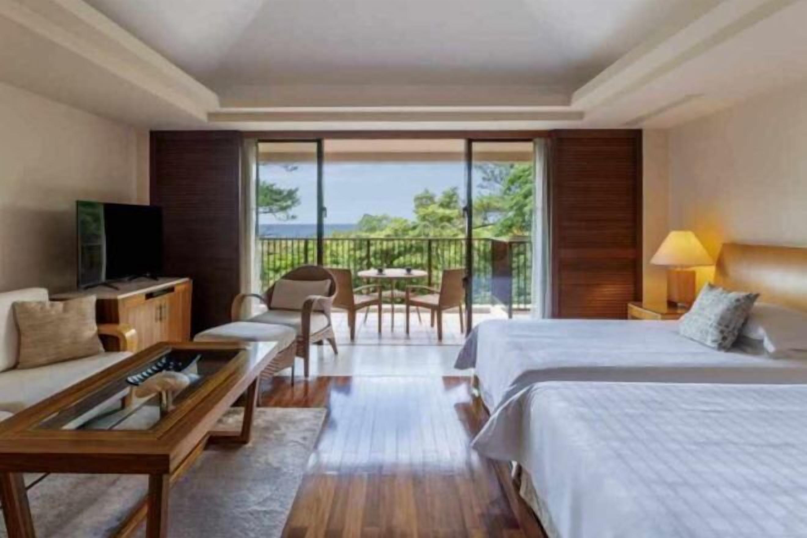 Peralatan tempat tidur premium, bar mini, peti besi dalam bilik 