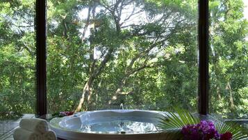 Couples treatment room(s), sauna, hot tub, body treatments, aromatherapy