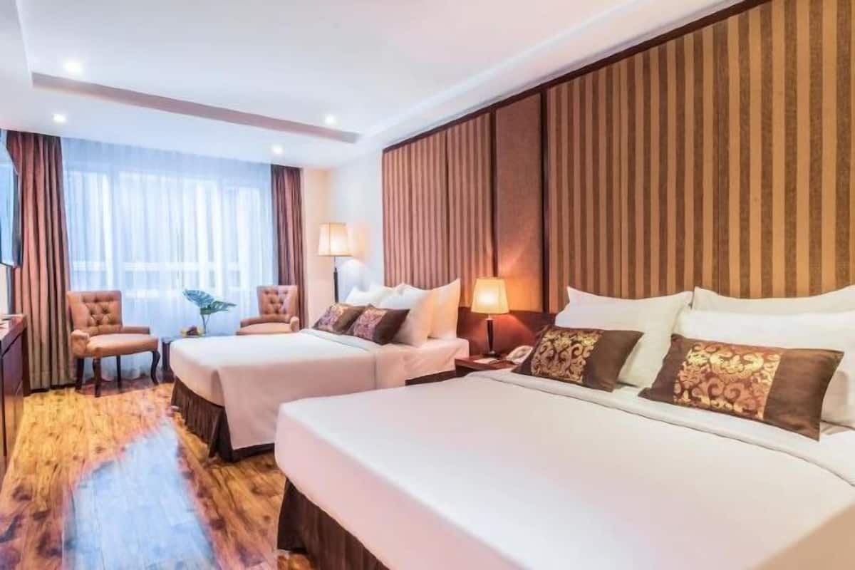 1 bedroom, premium bedding, in-room safe, desk