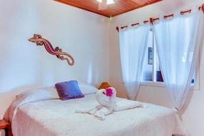 Iron/ironing board, bed sheets - Flamingo Marina Resort (Cabo Velas)
