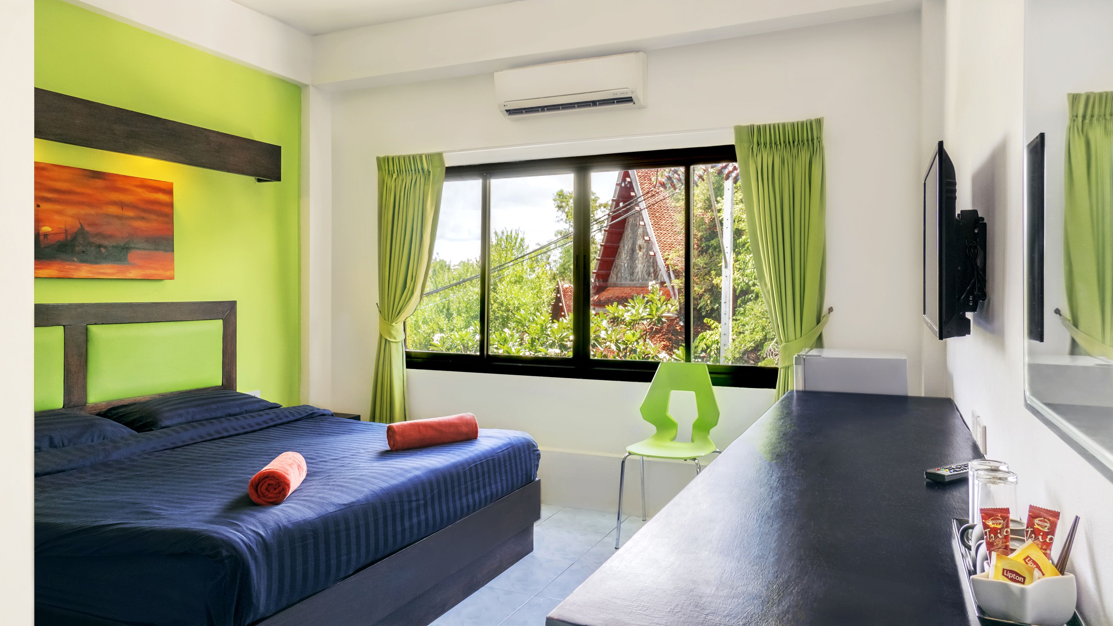 ห้องสแตนดาร์ดดับเบิล | 1 ห้องนอน, เครื่องนอนระดับพรีเมียม, ตู้นิรภัยในห้องพัก, โต๊ะทำงาน