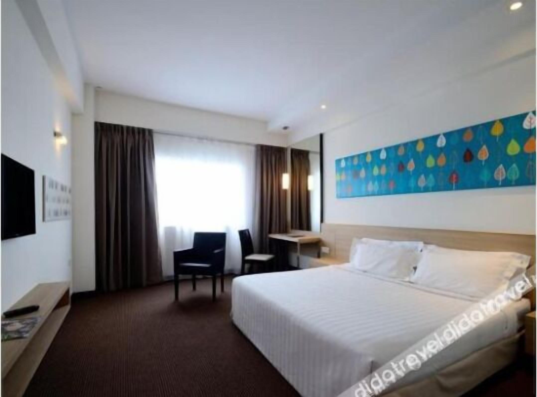 Minibar, desk, iron/ironing board, free WiFi