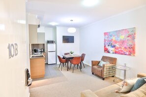 42-inch flat-screen TV with digital channels, plasma TV, Netflix