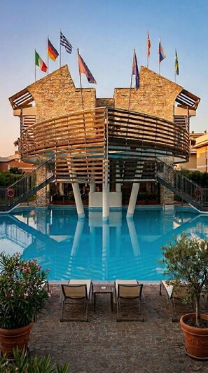 Vista frontal de la propiedad