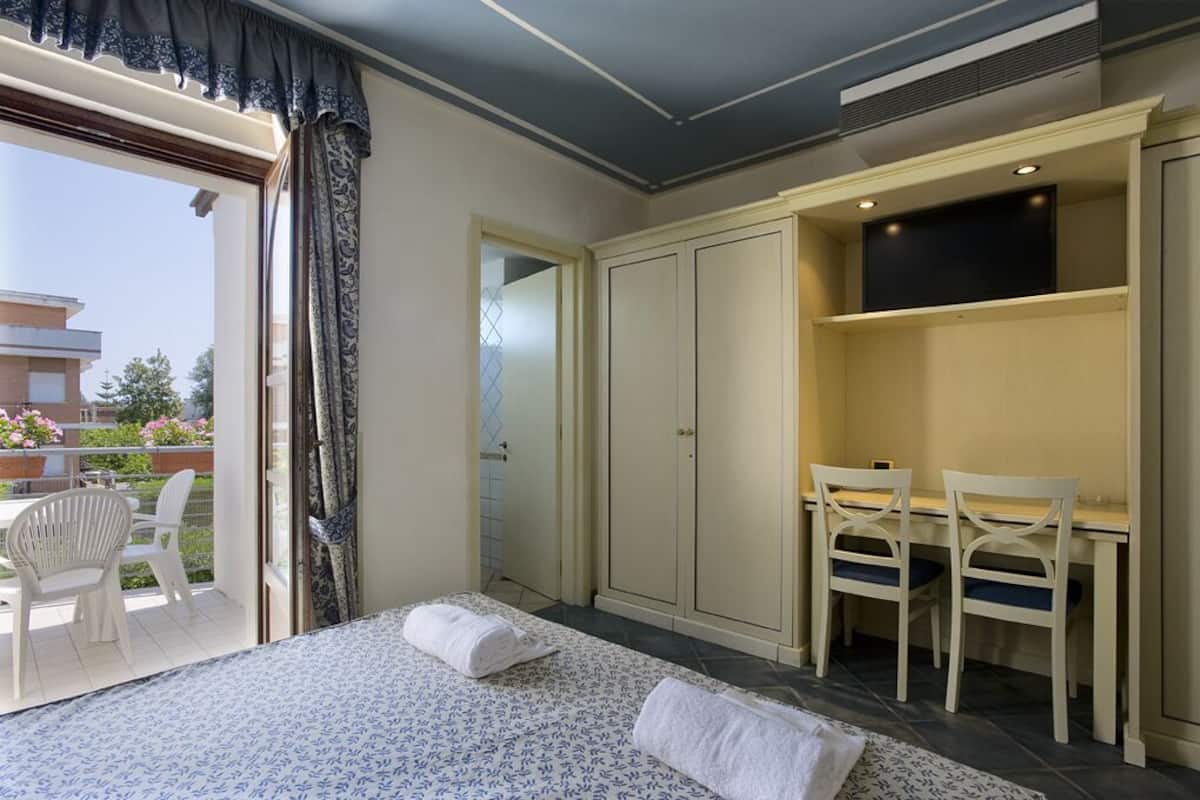 Classic-Doppel- oder -Zweibettzimmer
