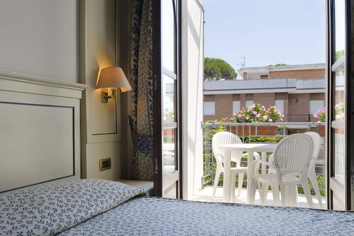 in-room safe, desk, soundproofing, free cots/infant beds
