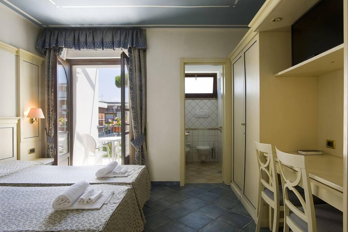 in-room safe, desk, soundproofing, free cots/infant beds