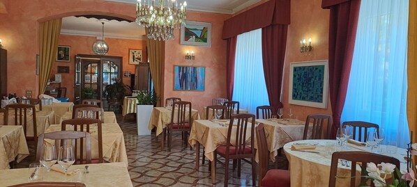 Se sirven comidas y cenas