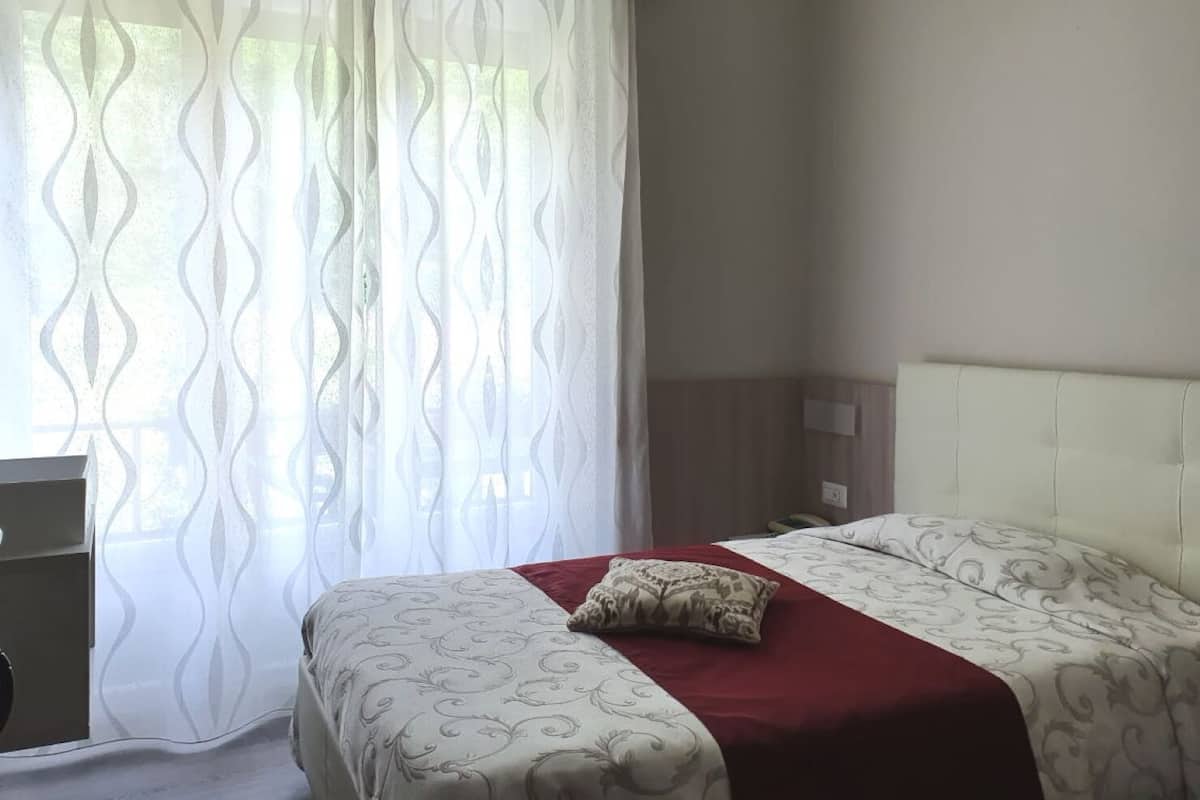 Single Room, Air conditioning | Frette Italian sheets, down comforters, in-room safe