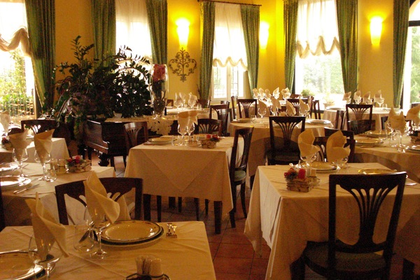 Servizio di colazione, pranzo e cena