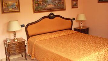 免費迷你吧物品、客房內保險箱、書桌、遮光布/窗簾