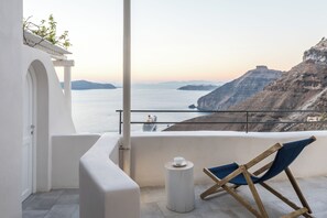 Suite, Caldera & Sea View | Terrace/patio - Porto Fira Suites (Santorini)