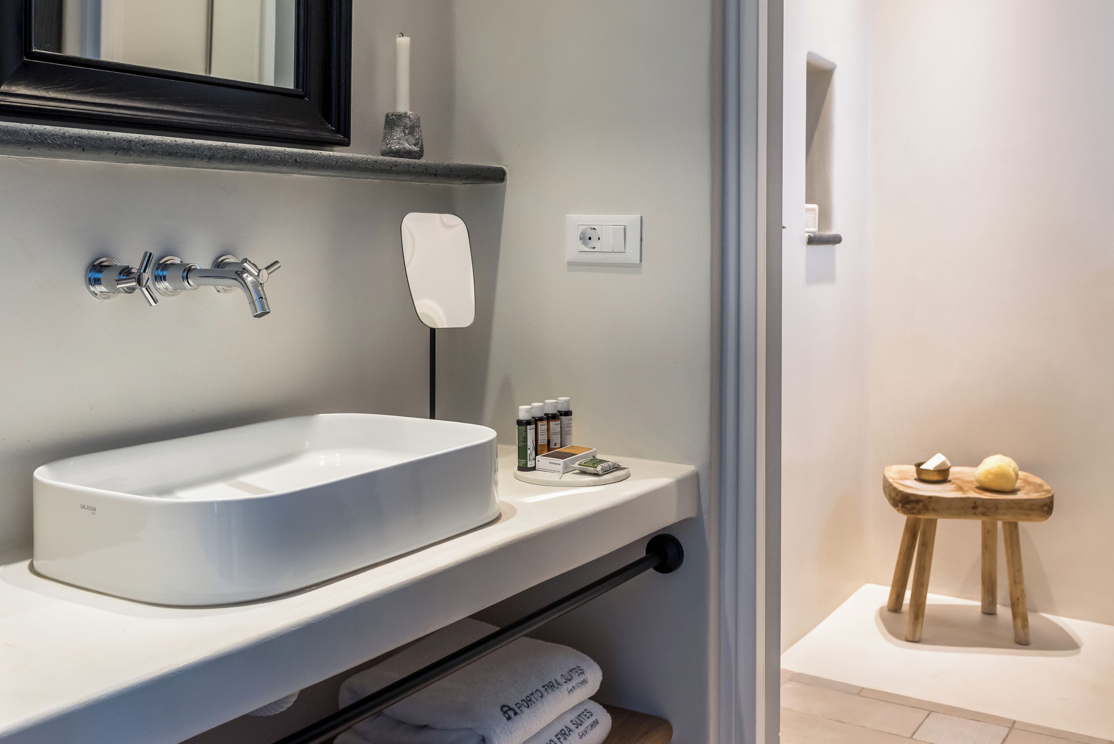 suite, caldera & sea view | bathroom | separate bathtub and shower, deep-soaking bathtub, rainfall showerhead