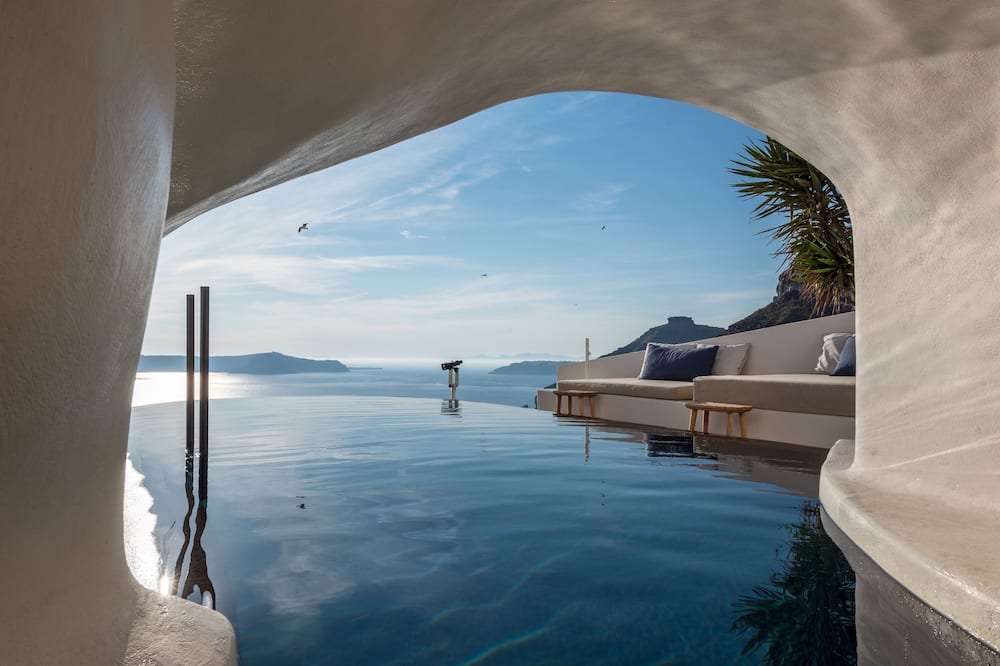 Porto Fira Suites