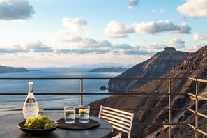 Senior Suite, Caldera & Sea View | Terrasse/patio