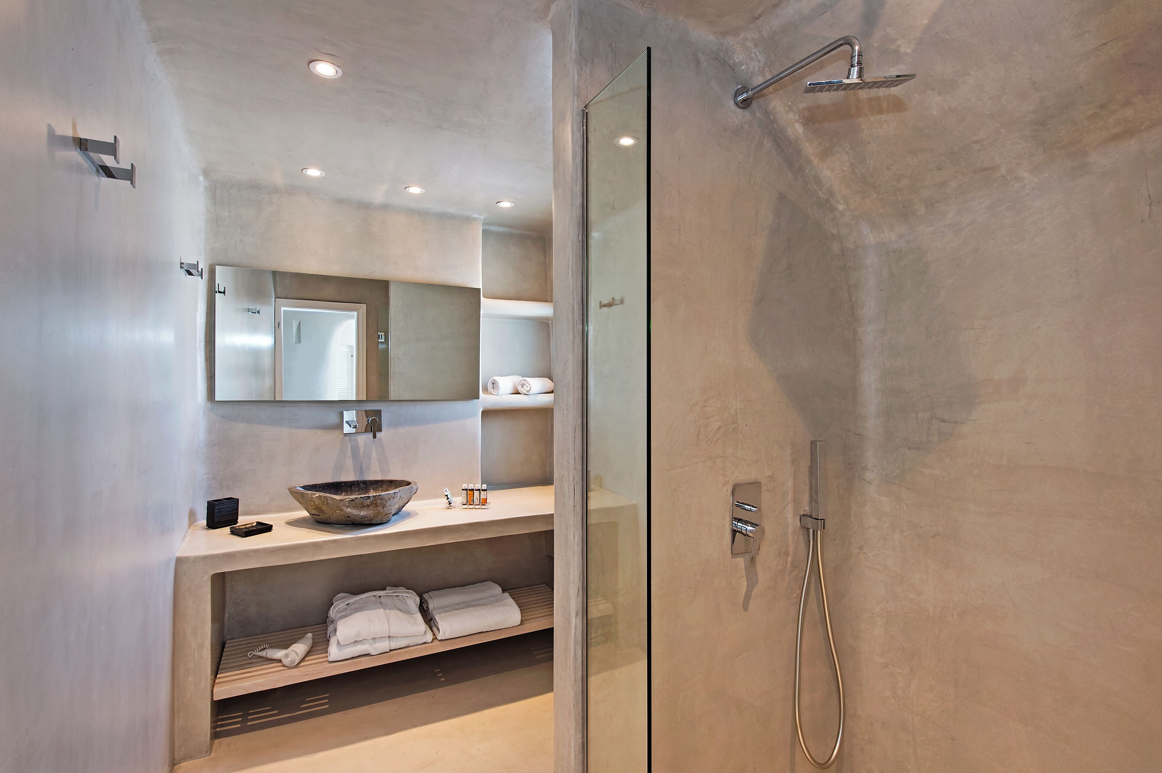 deluxe suite, jetted tub, caldera & sea view | bathroom | separate bathtub and shower, deep-soaking bathtub, rainfall showerhead