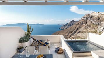 Deluxe Suite, Jetted Tub, Caldera & Sea View | Terrasse/patio