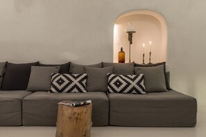 Coin salon dans le hall