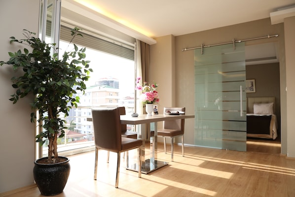 Room, Sea View | Living room | TV