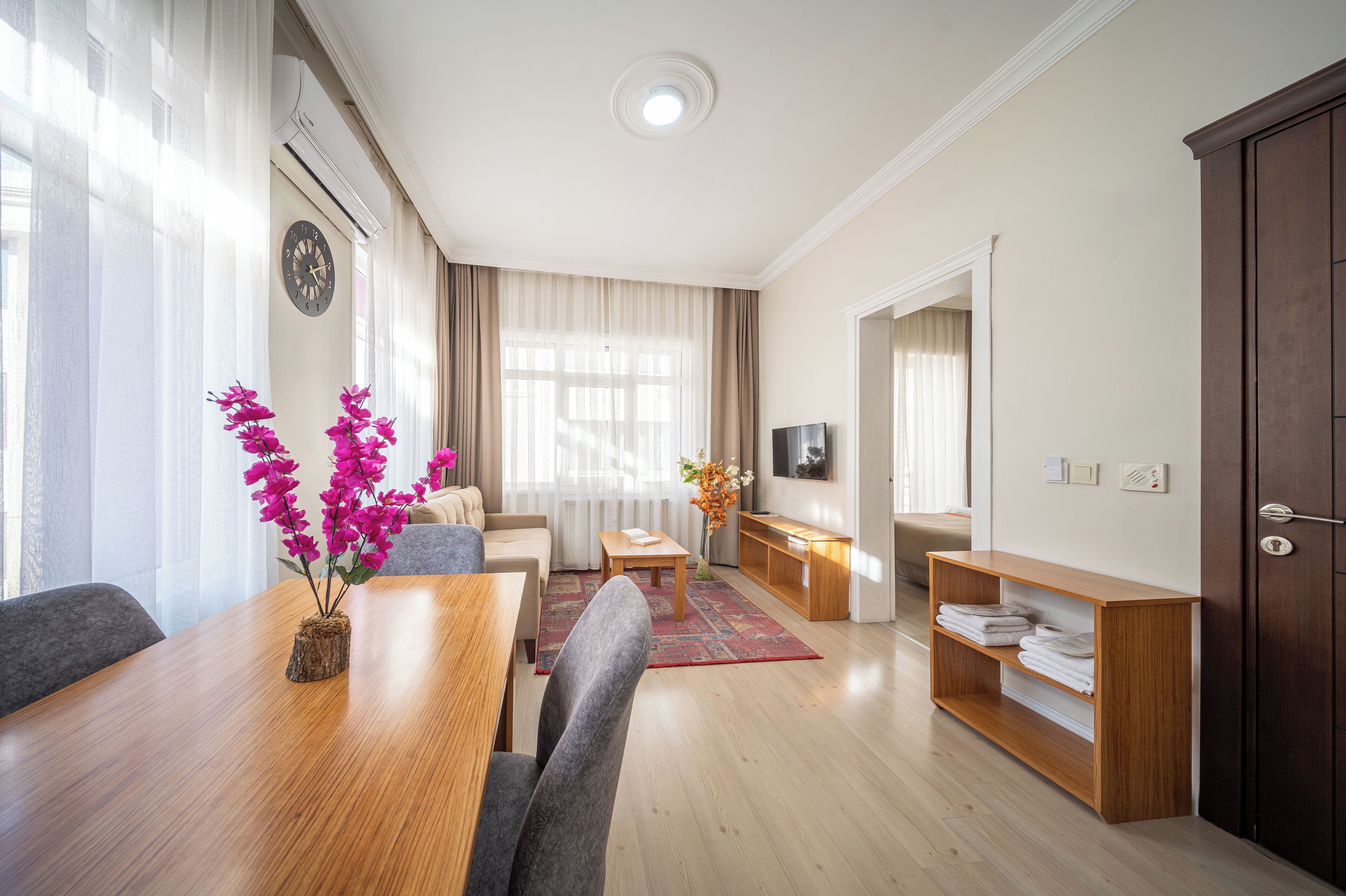 1 habitación, minibar y caja de seguridad en la habitación 